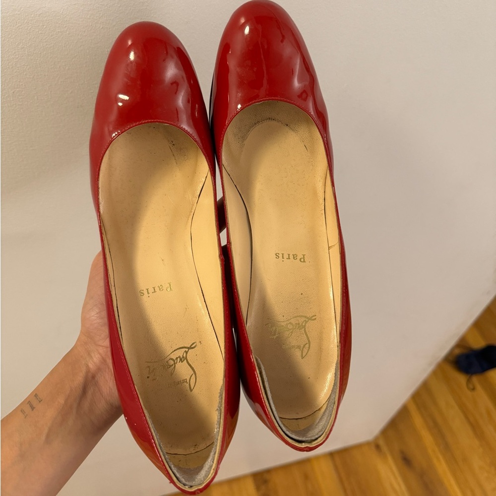 CHRISTIAN LOUBOUTIN Red Sole Calfskin Leather Pumps | size 40.5